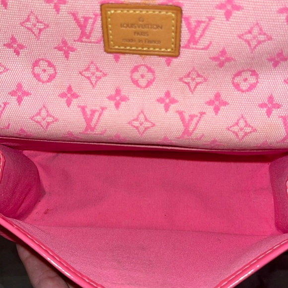 SOLD~Pink Mary Kate Monogram Pouch - Picture 13 of 16